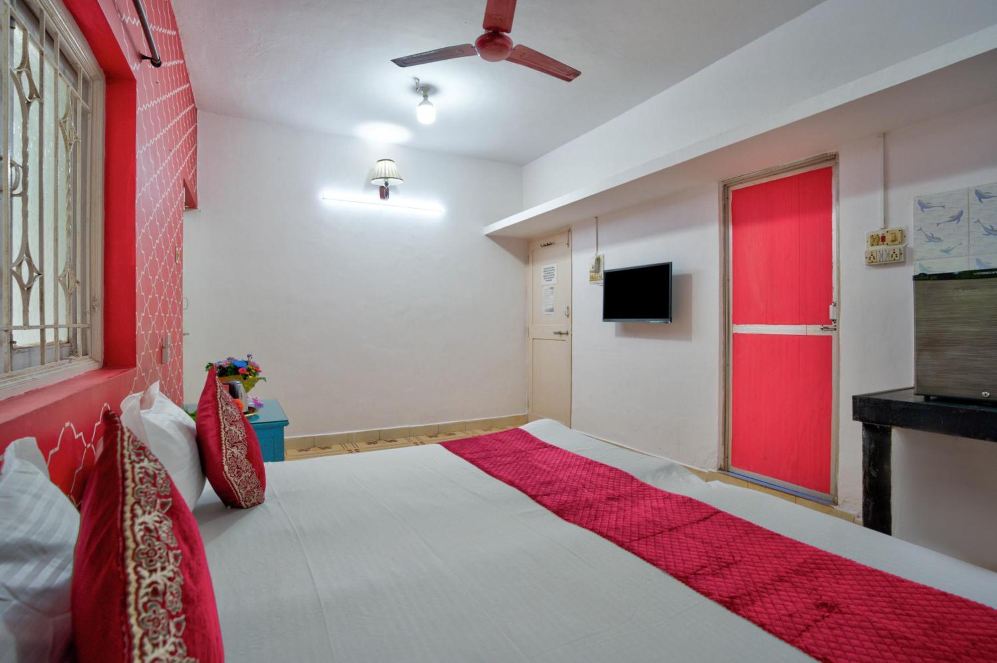 Oceanic Pearl Beach Guest House كالانغيُت المظهر الخارجي الصورة