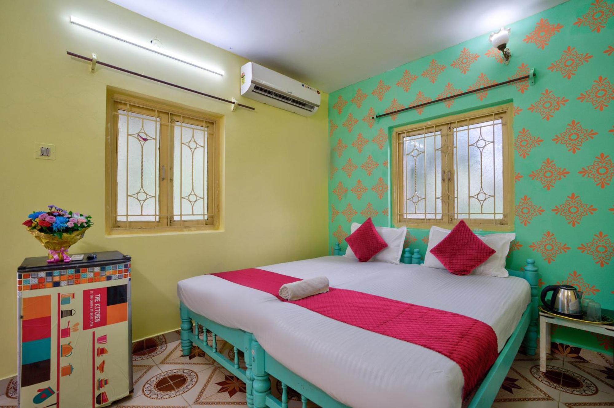Oceanic Pearl Beach Guest House كالانغيُت المظهر الخارجي الصورة