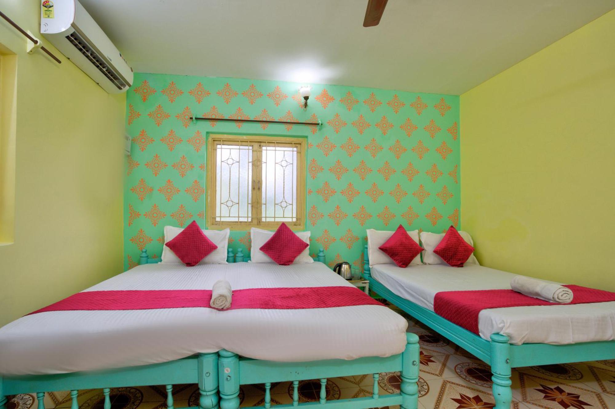 Oceanic Pearl Beach Guest House كالانغيُت المظهر الخارجي الصورة