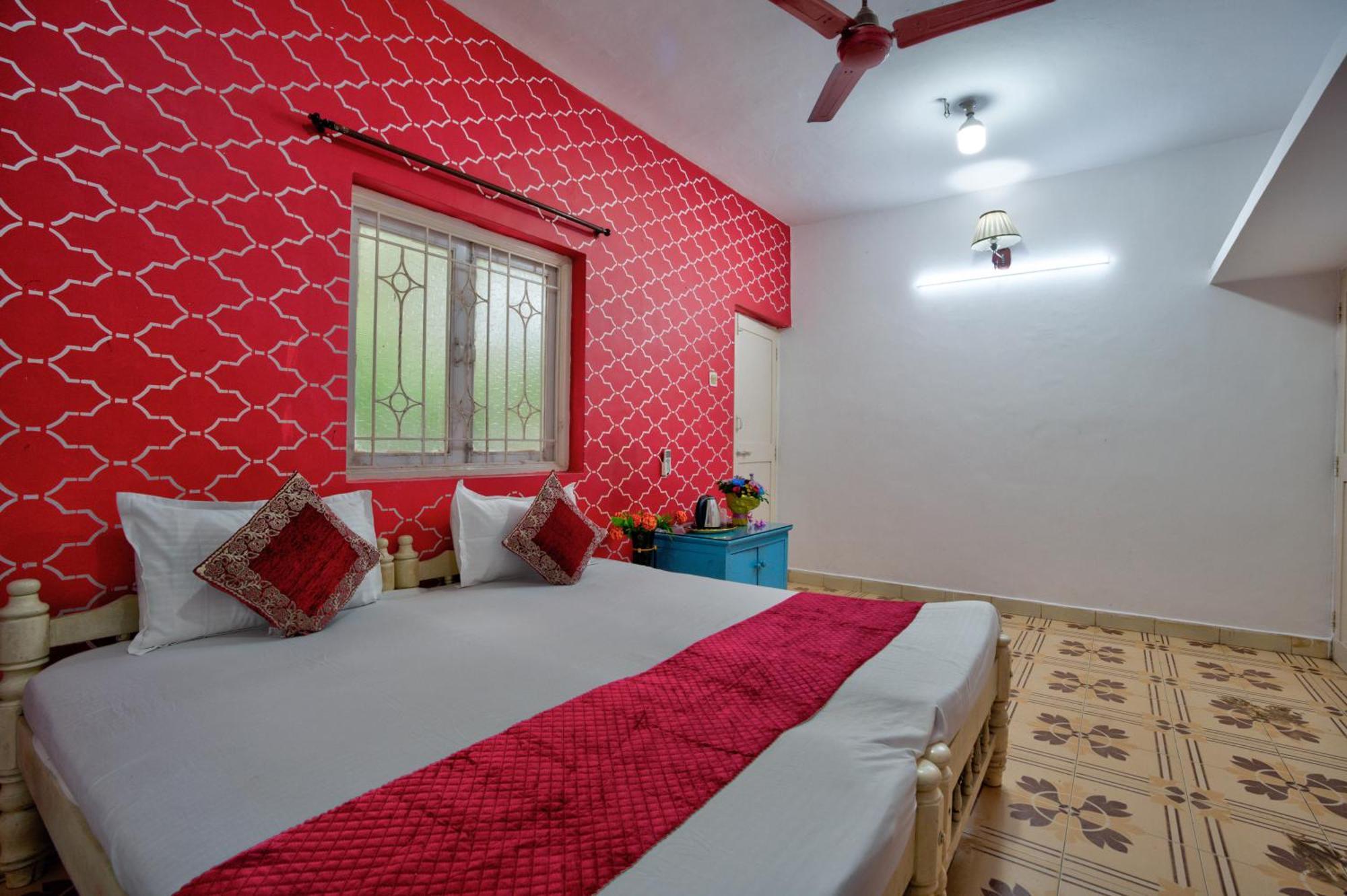 Oceanic Pearl Beach Guest House كالانغيُت المظهر الخارجي الصورة
